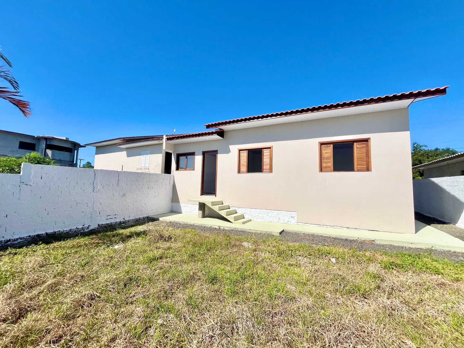 Foto do imóvel Casa 100% Reformada com Amplo Quintal no Monte Castelo