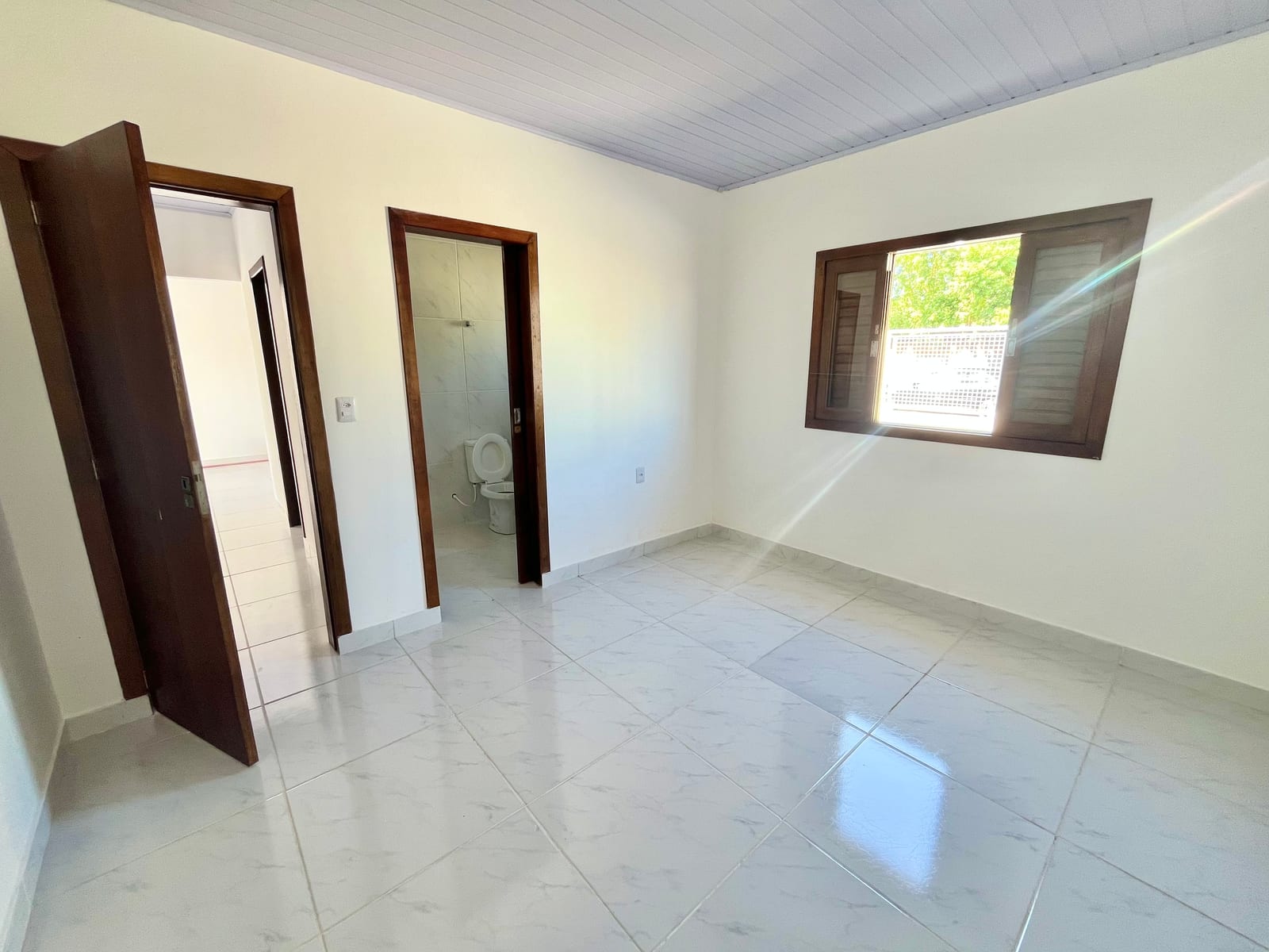 Foto do imóvel Casa 100% Reformada com Amplo Quintal no Monte Castelo