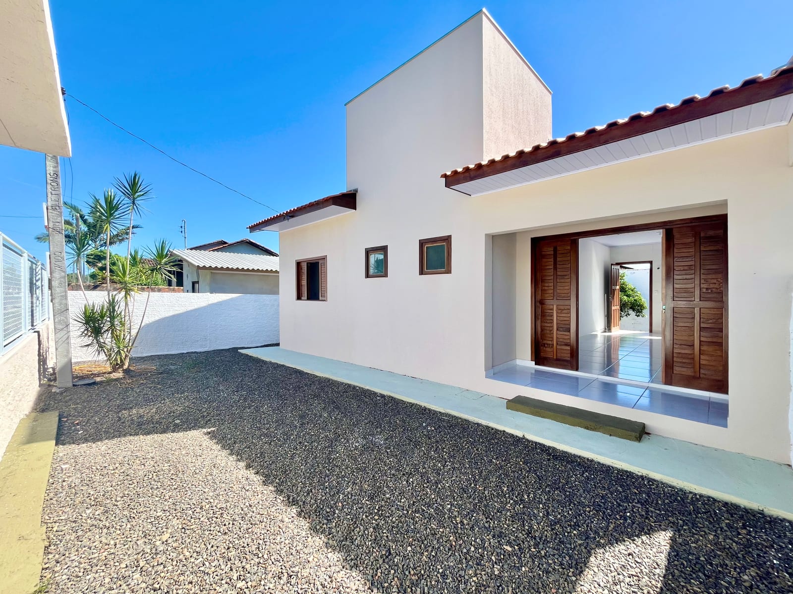 Foto do imóvel Casa 100% Reformada com Amplo Quintal no Monte Castelo