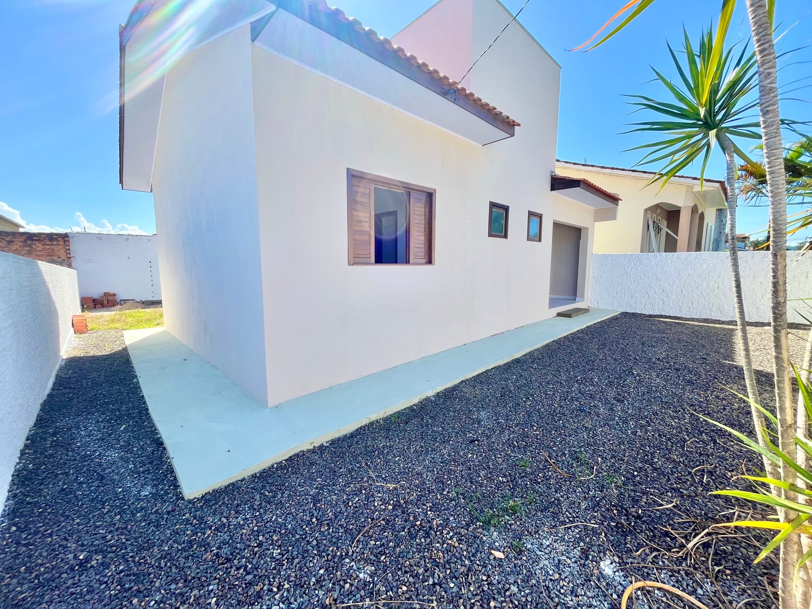 Foto do imóvel Casa 100% Reformada com Amplo Quintal no Monte Castelo