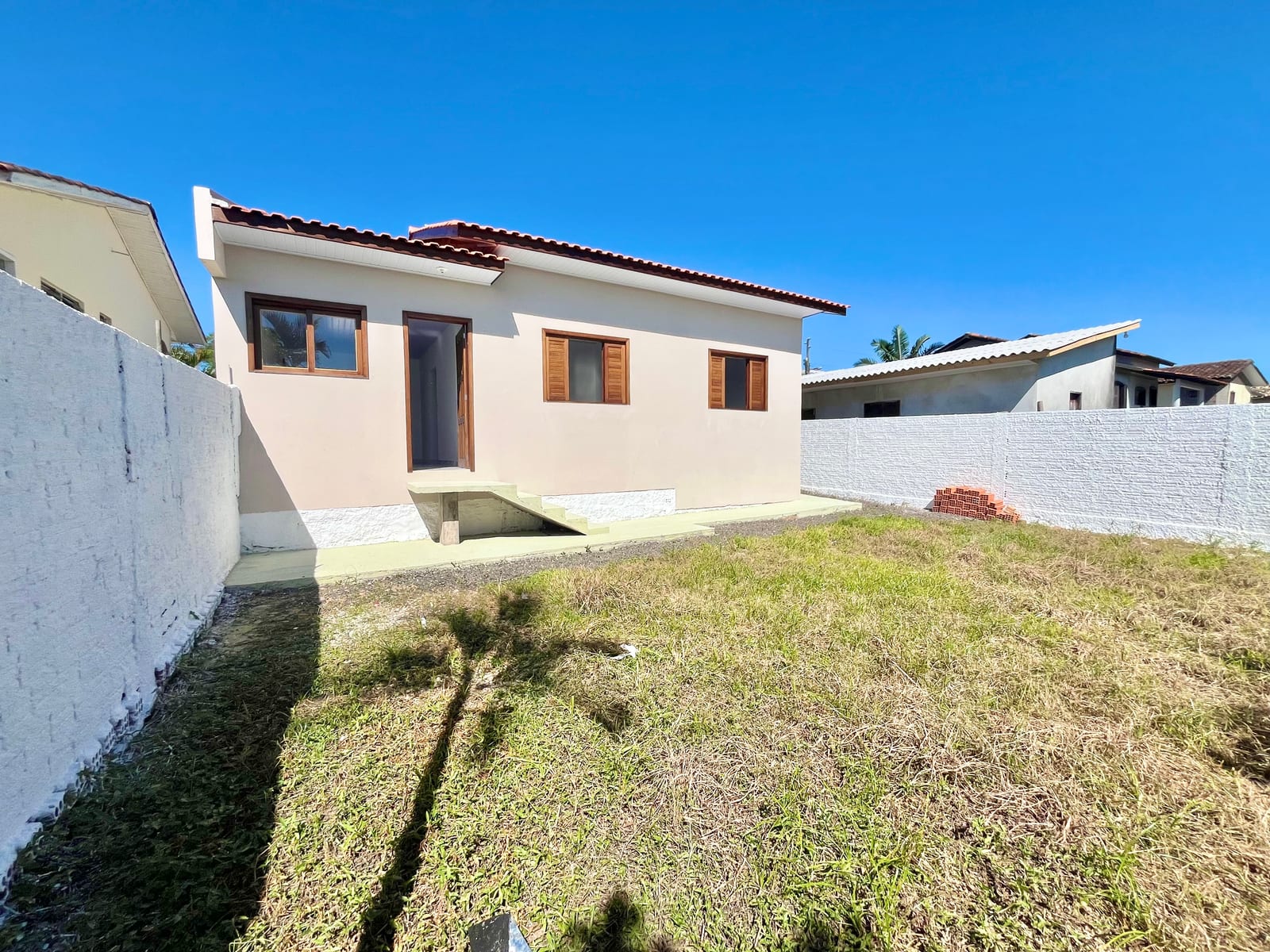 Foto do imóvel Casa 100% Reformada com Amplo Quintal no Monte Castelo